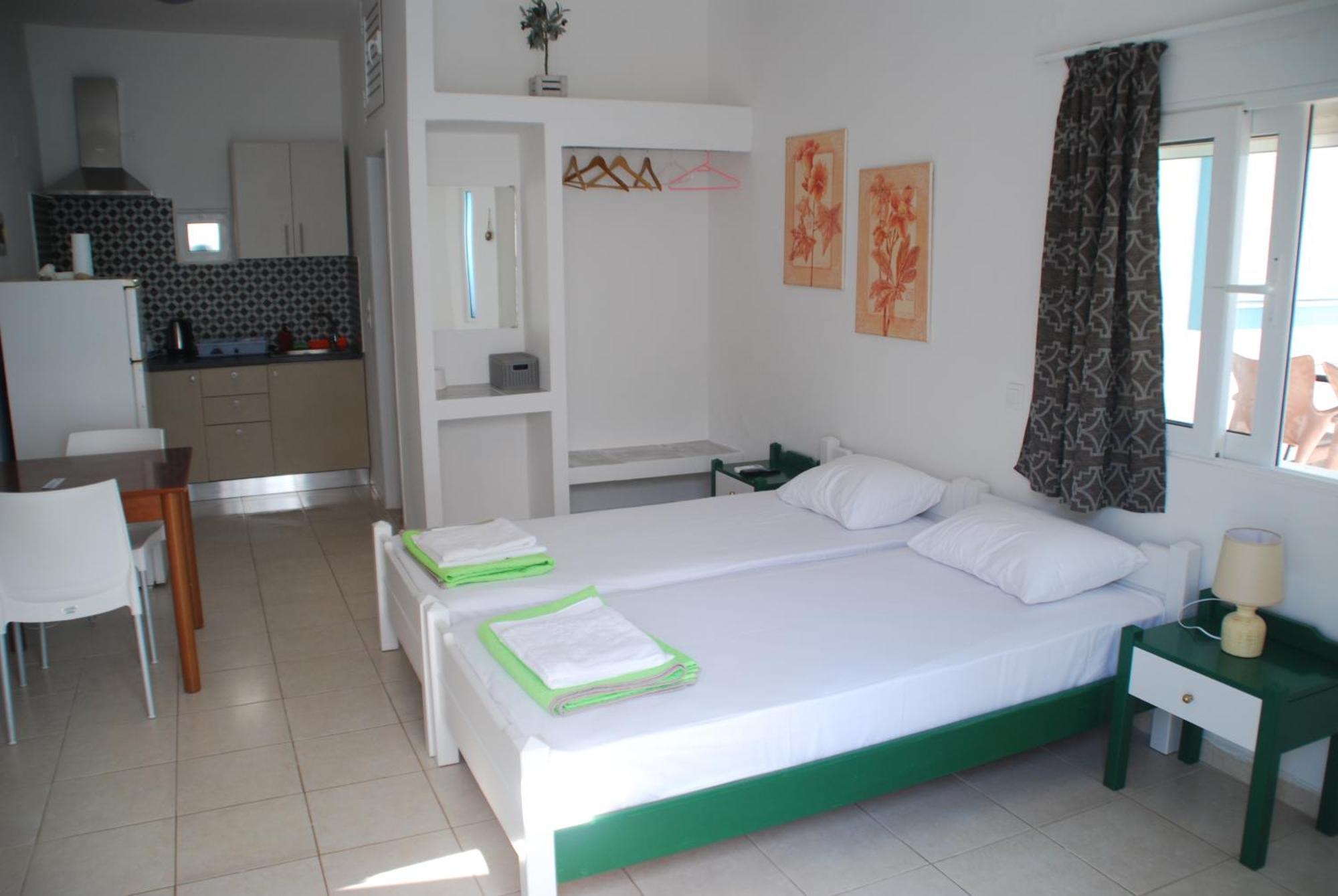 Soula Appartments Makrýgialos エクステリア 写真